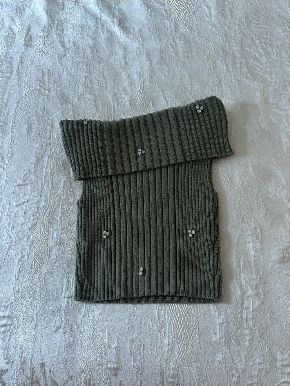 Ribbed Knit Fold-Over Neck Warmer with Pearl Embellishments - Dark Green - Picture 3 of 3